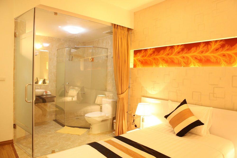Splendid Star Suites Hotel Hanoi Room photo