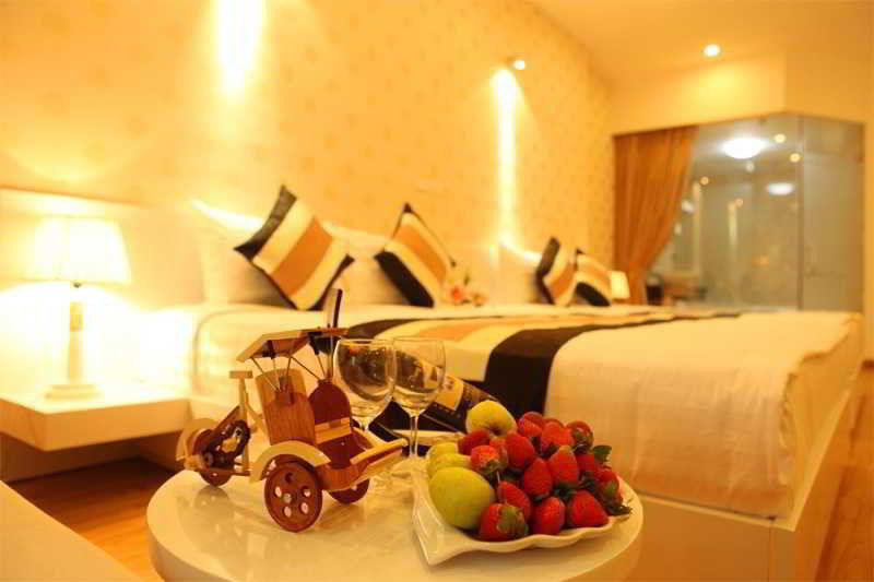 Splendid Star Suites Hotel Hanoi Room photo
